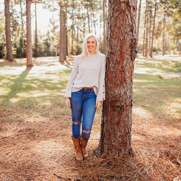 Meet your Posher, Kaitlynn - Picture 2 of 2